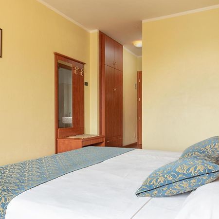 דוסובונו Hotel Postumia מראה חיצוני תמונה