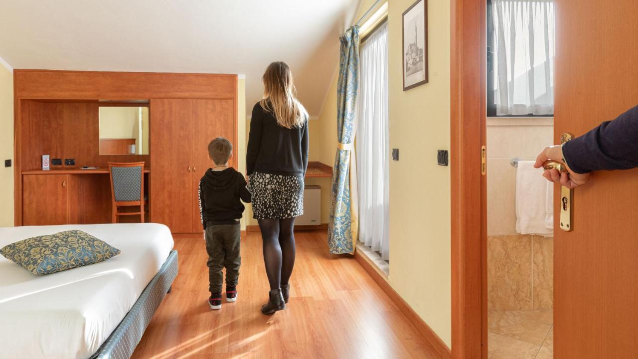 דוסובונו Hotel Postumia מראה חיצוני תמונה