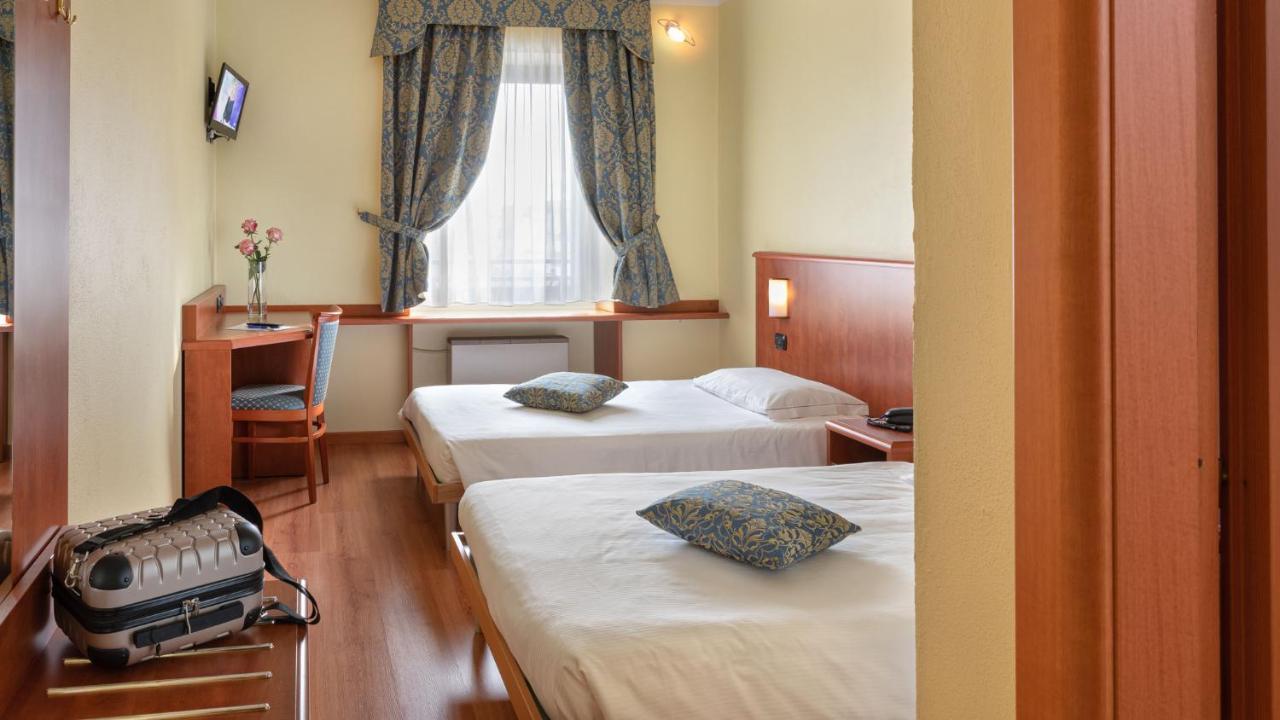 דוסובונו Hotel Postumia מראה חיצוני תמונה
