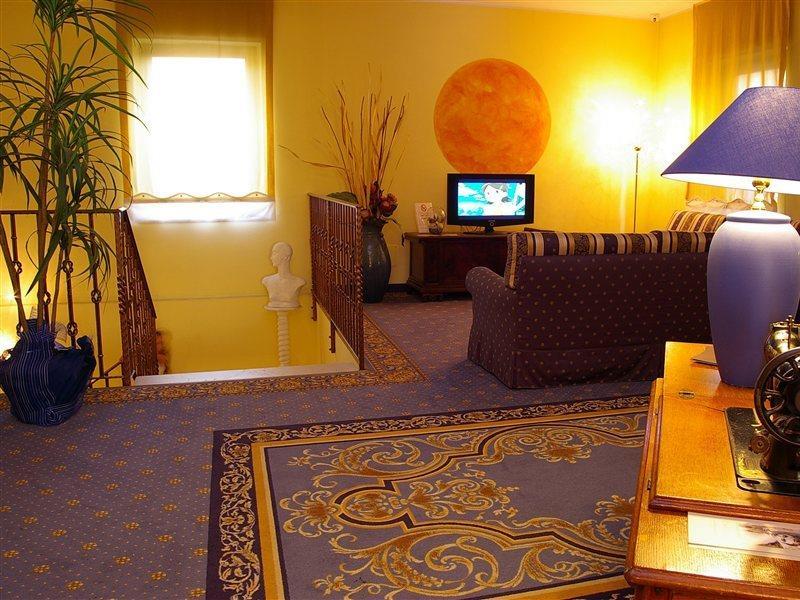 דוסובונו Hotel Postumia מראה חיצוני תמונה