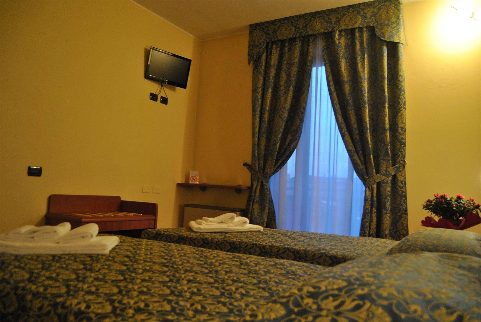 דוסובונו Hotel Postumia מראה חיצוני תמונה