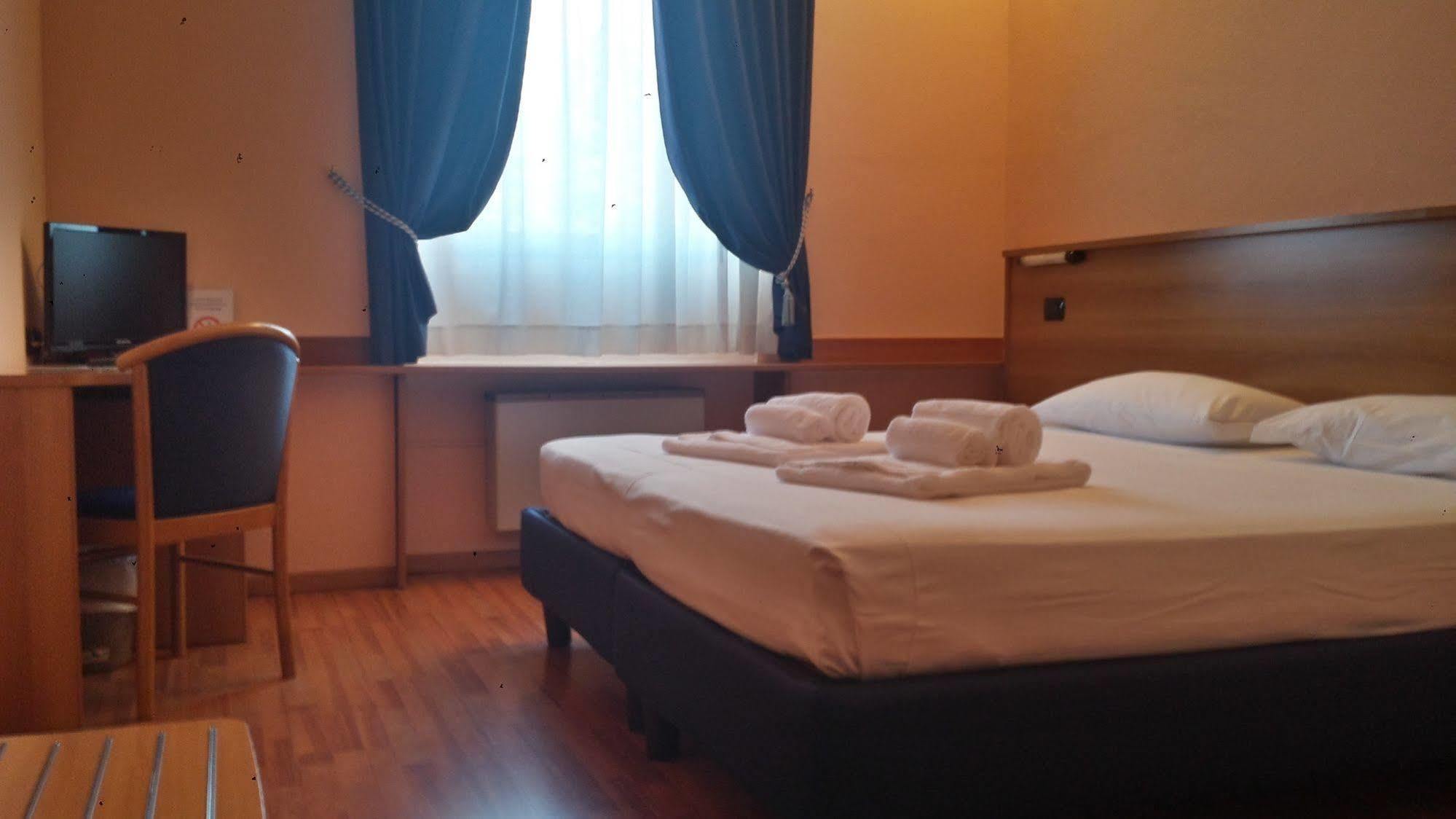 דוסובונו Hotel Postumia מראה חיצוני תמונה
