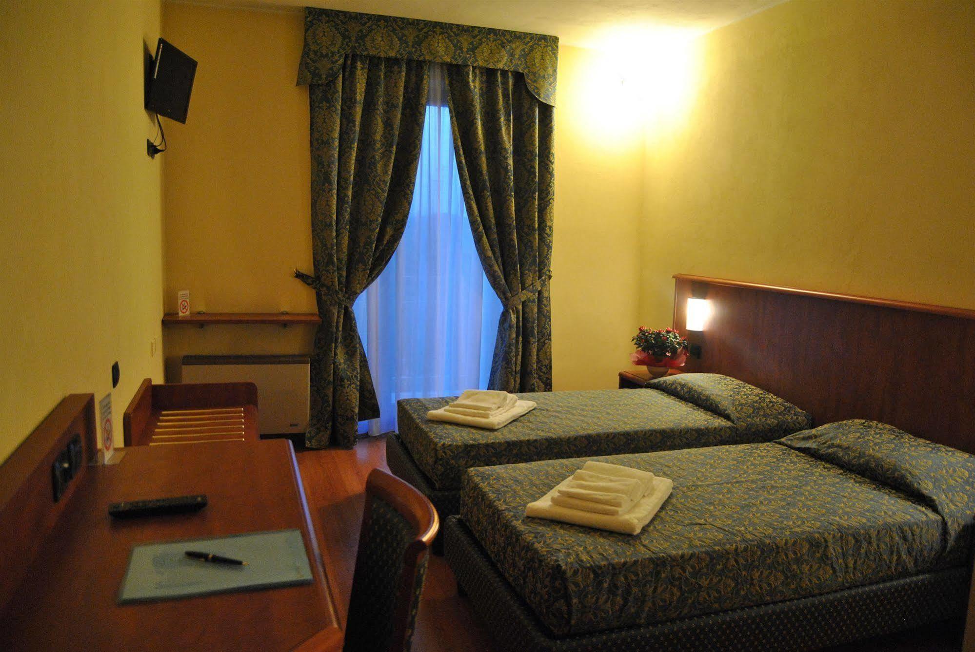 דוסובונו Hotel Postumia מראה חיצוני תמונה