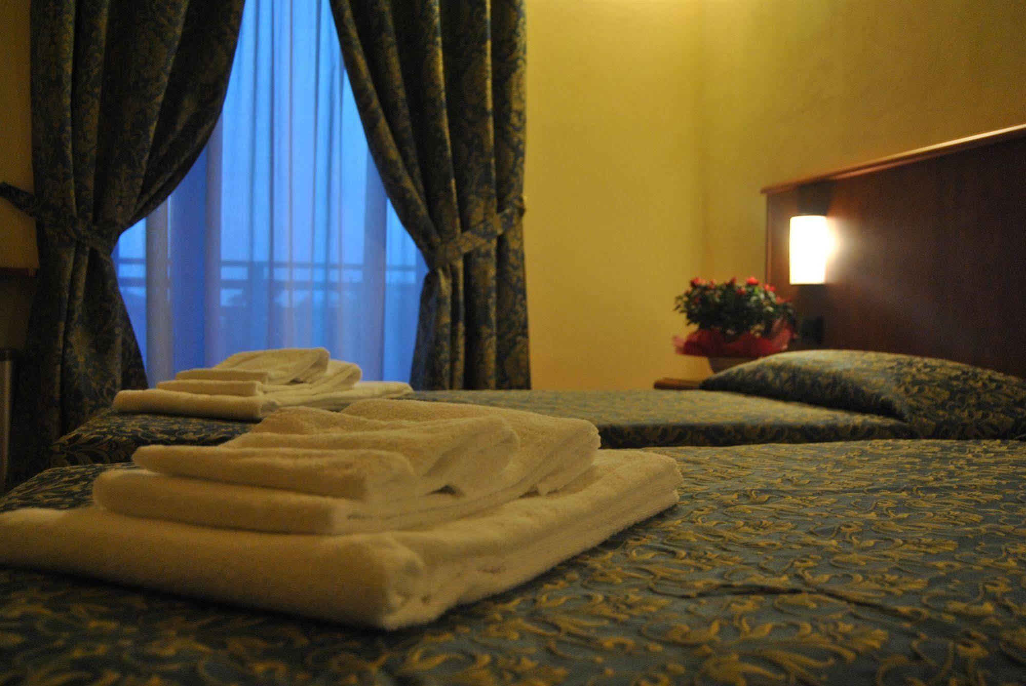 דוסובונו Hotel Postumia מראה חיצוני תמונה
