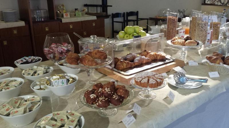 דוסובונו Hotel Postumia מראה חיצוני תמונה
