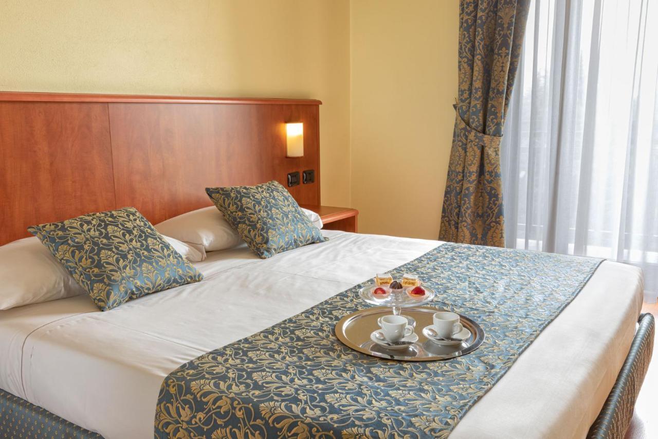 דוסובונו Hotel Postumia מראה חיצוני תמונה