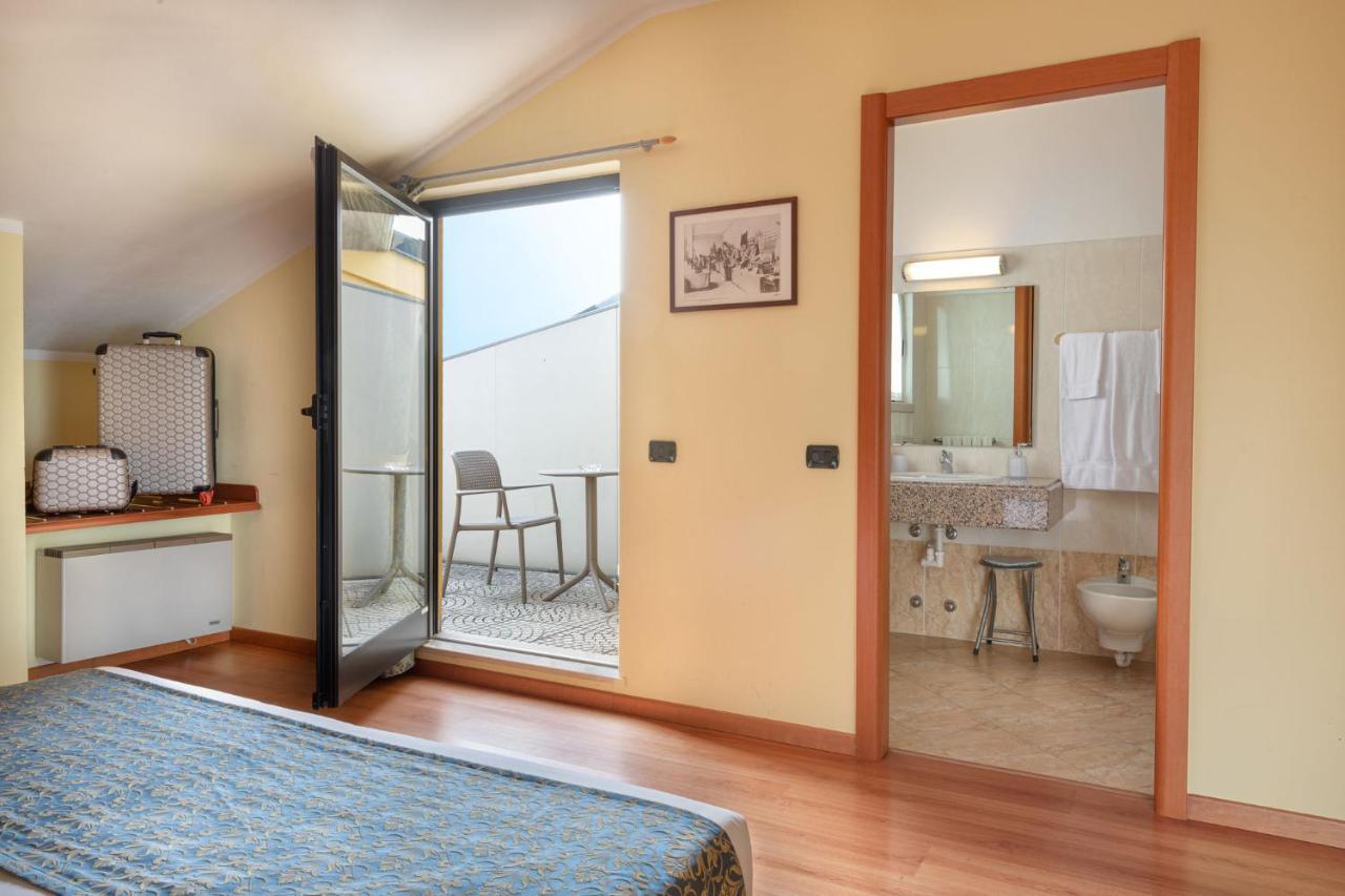 דוסובונו Hotel Postumia מראה חיצוני תמונה