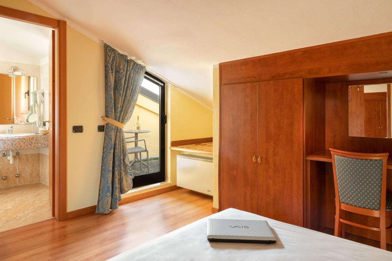דוסובונו Hotel Postumia מראה חיצוני תמונה