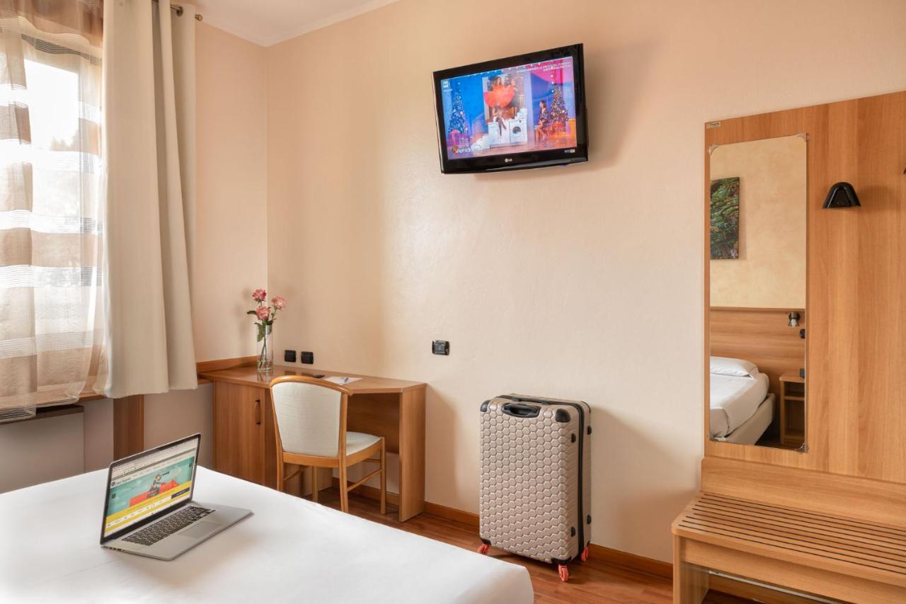 דוסובונו Hotel Postumia מראה חיצוני תמונה