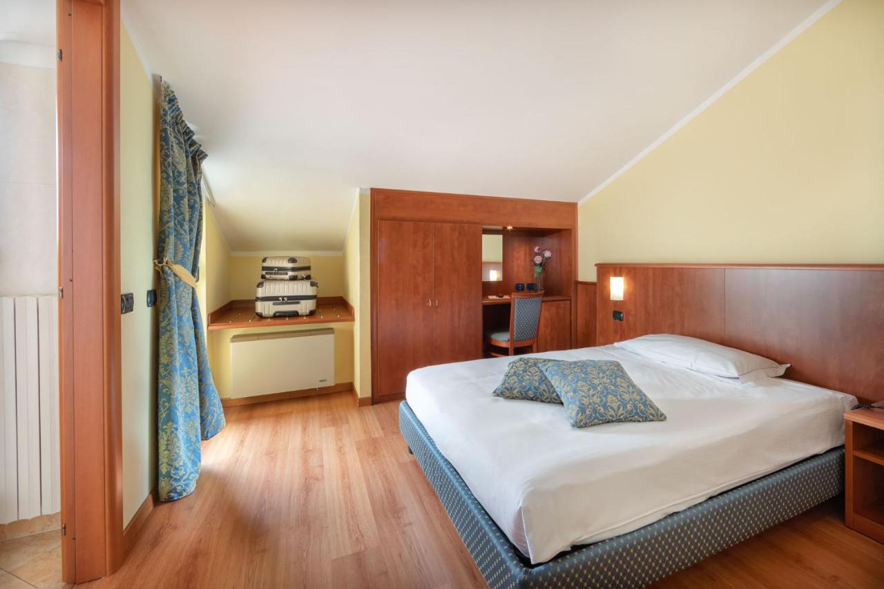 דוסובונו Hotel Postumia מראה חיצוני תמונה